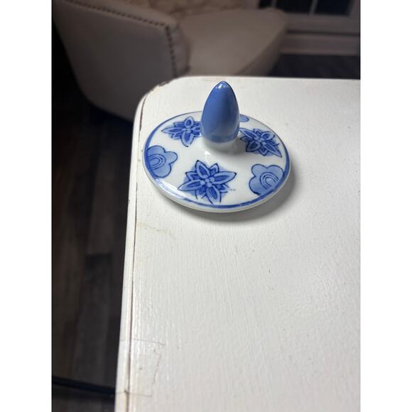 Vtg Chinese Oriental Blue white Porcelain Globe jar w/lid ginger jar chinoiserie - Picture 8 of 9